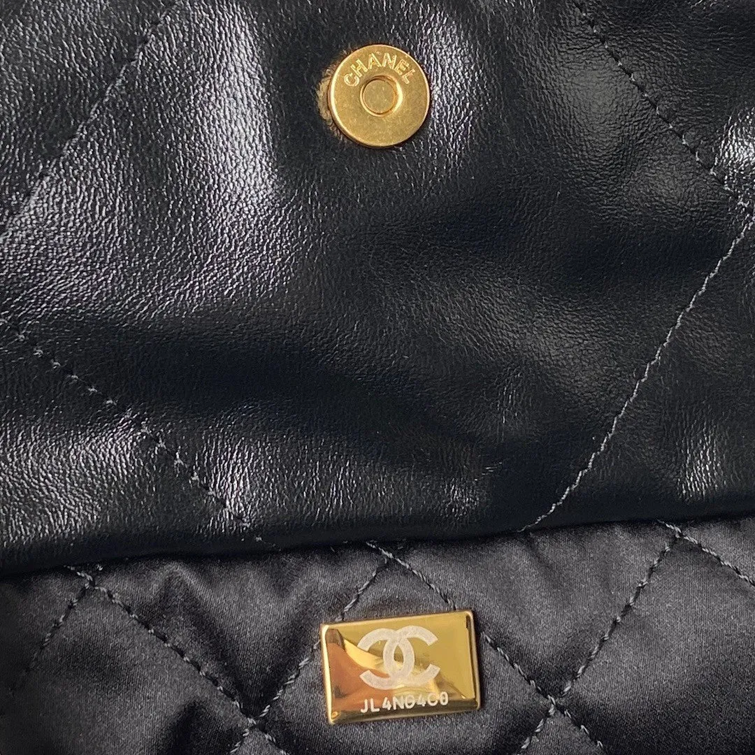 22 Handbags