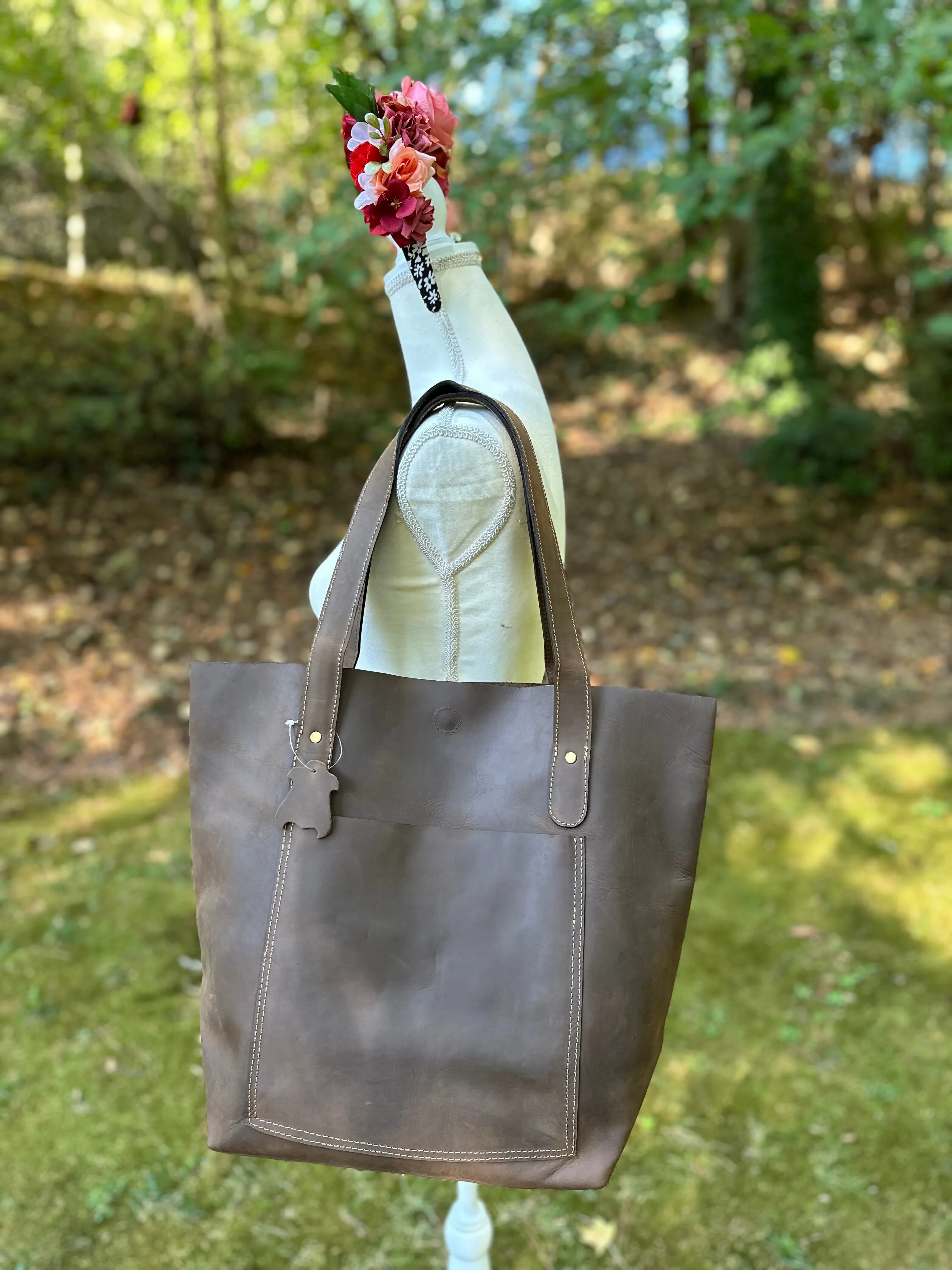 BETTY AN ESPRESSO TOTE BAG