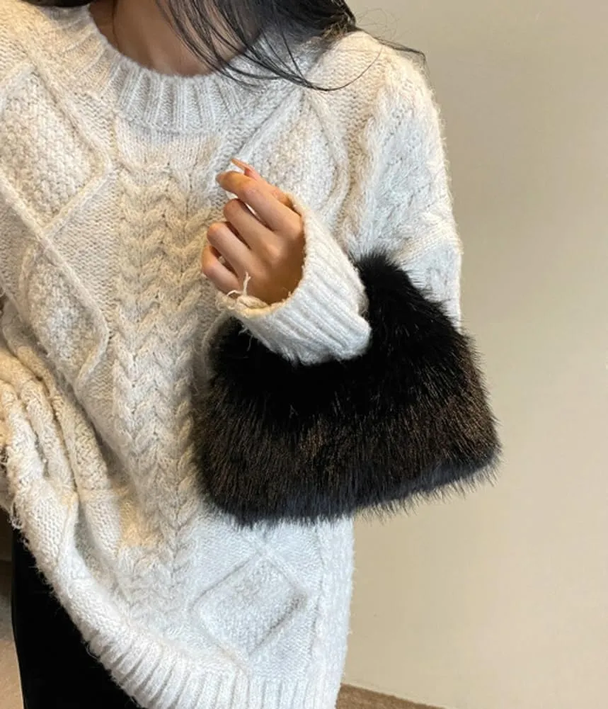 Faux Fur Crossbody Bags for Women Fluffy Shoulder Bag Fuzzy Purses Small Totes Handbag Cute Winter Satchel
