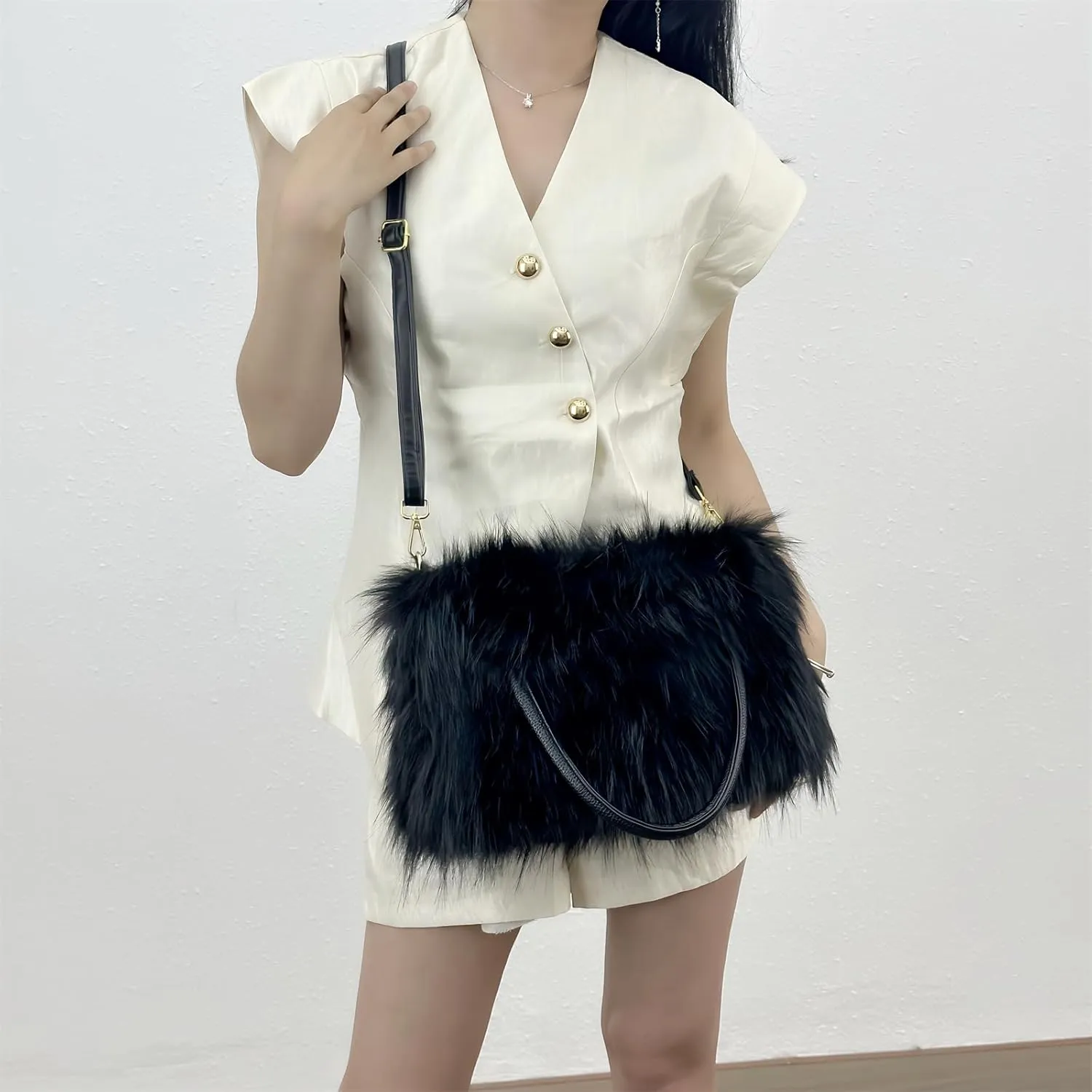 Faux Fur Tote Bag Women's Shoulder Handbags Fluffy Handbags Cute Soft Fluffy Purse Furry Bag for Shopping Working, Black