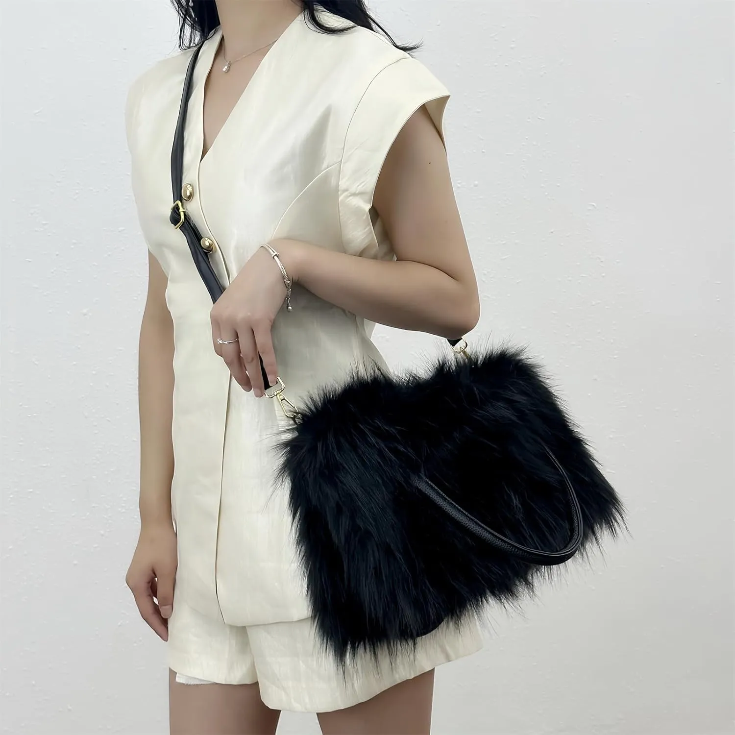 Faux Fur Tote Bag Women's Shoulder Handbags Fluffy Handbags Cute Soft Fluffy Purse Furry Bag for Shopping Working, Black