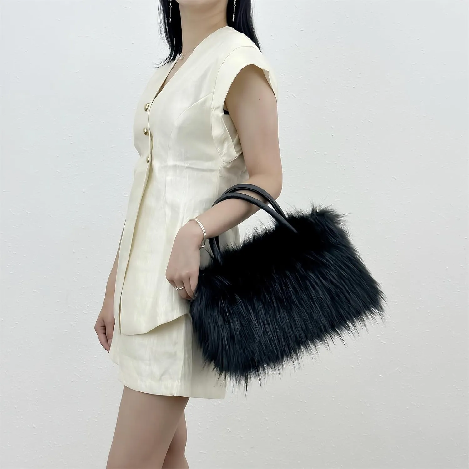 Faux Fur Tote Bag Women's Shoulder Handbags Fluffy Handbags Cute Soft Fluffy Purse Furry Bag for Shopping Working, Black