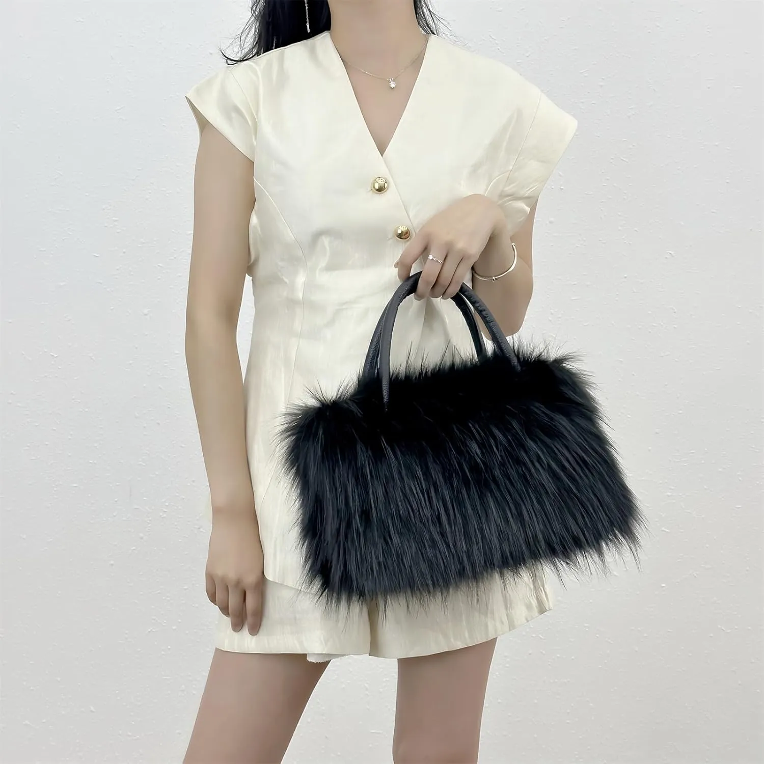 Faux Fur Tote Bag Women's Shoulder Handbags Fluffy Handbags Cute Soft Fluffy Purse Furry Bag for Shopping Working, Black