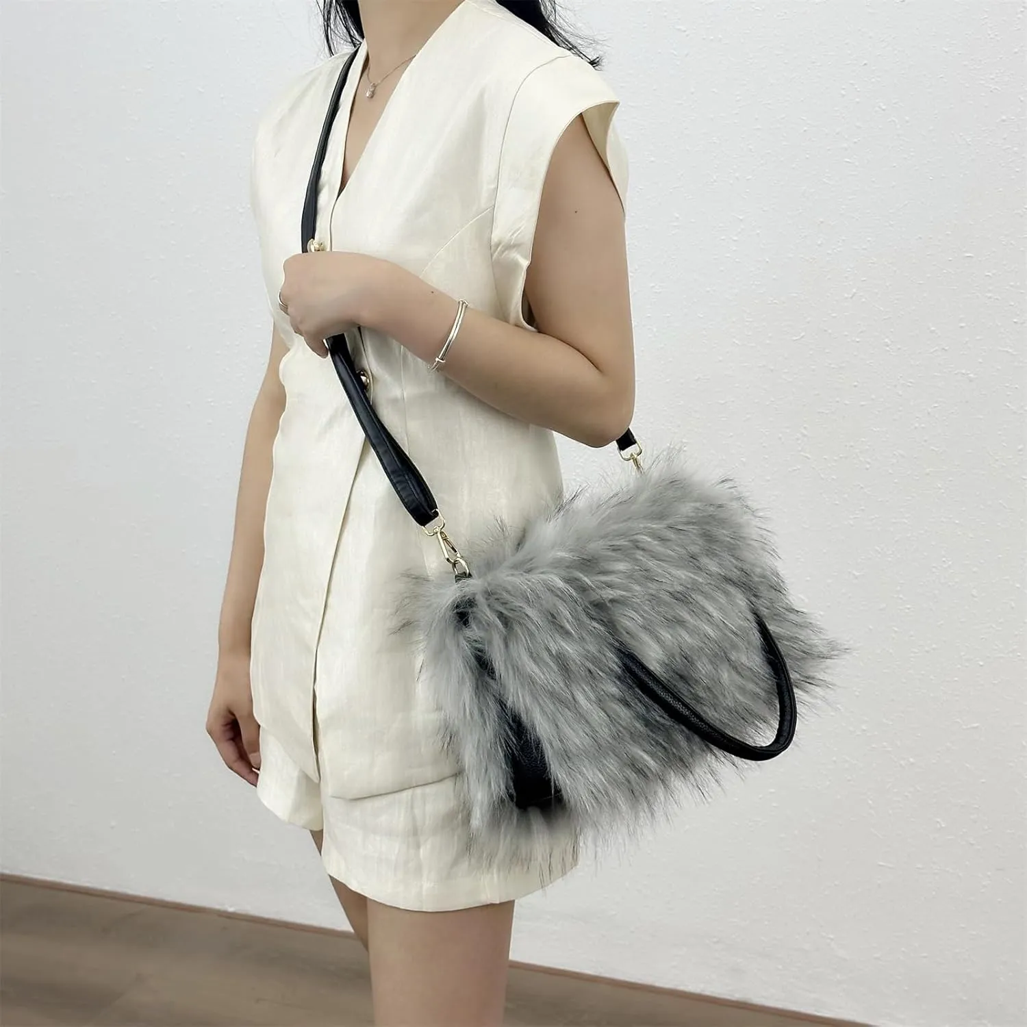 Faux Fur Tote Bag Women's Shoulder Handbags Fluffy Handbags Cute Soft Fluffy Purse Furry Bag for Shopping Working, Gray