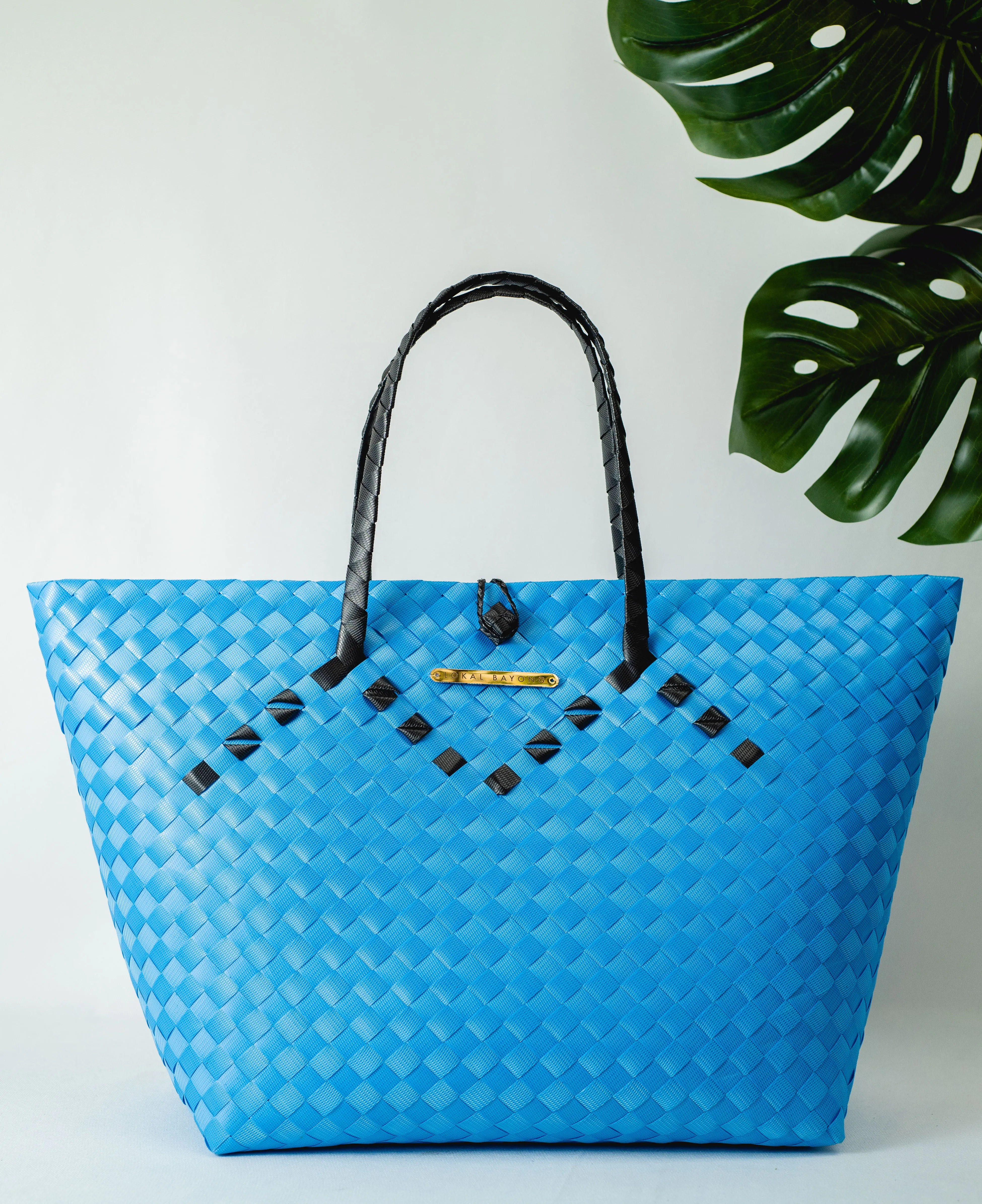 Lokal Bayong Juanita Hand-Woven Handbag