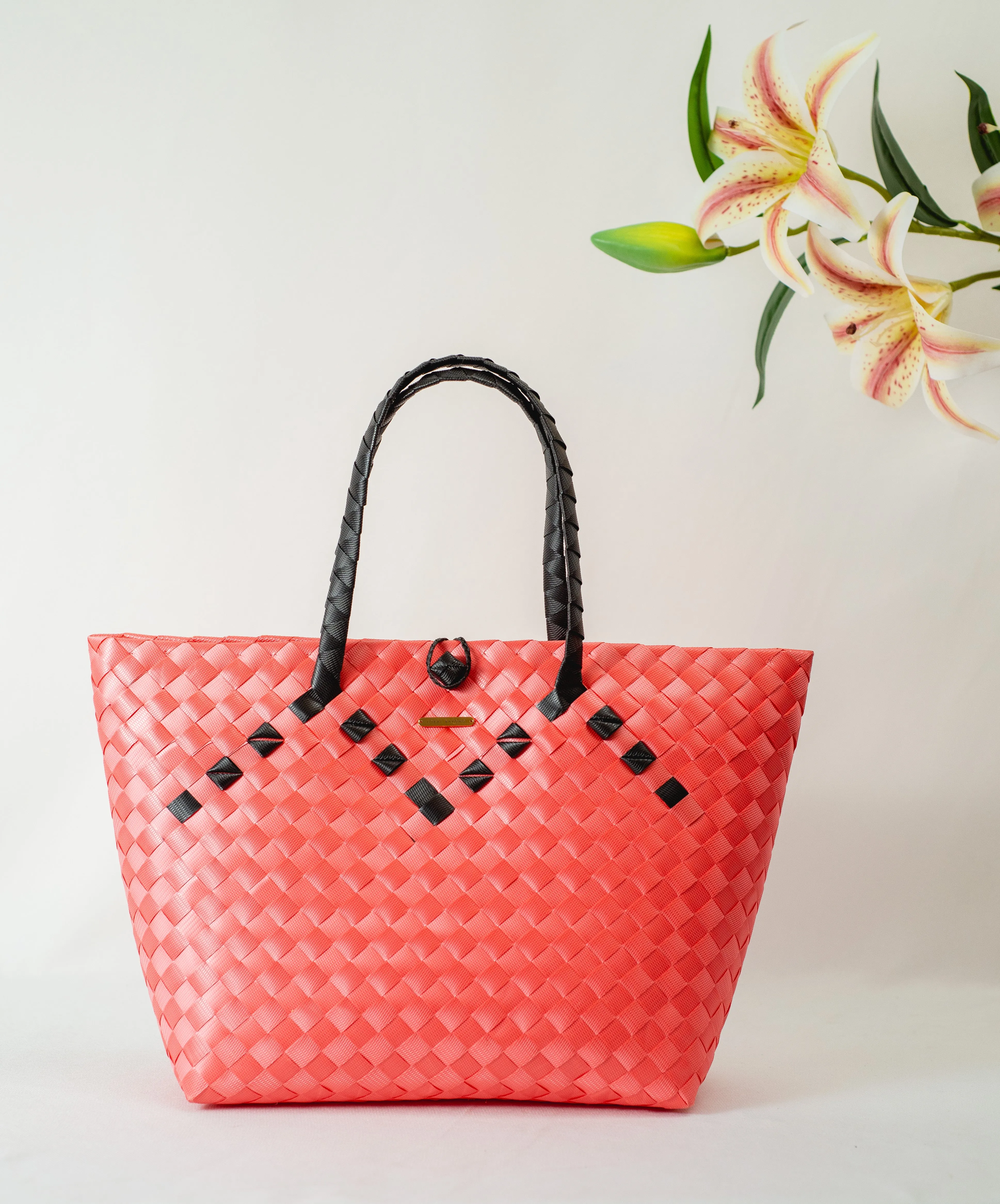 Lokal Bayong Juanita Hand-Woven Handbag