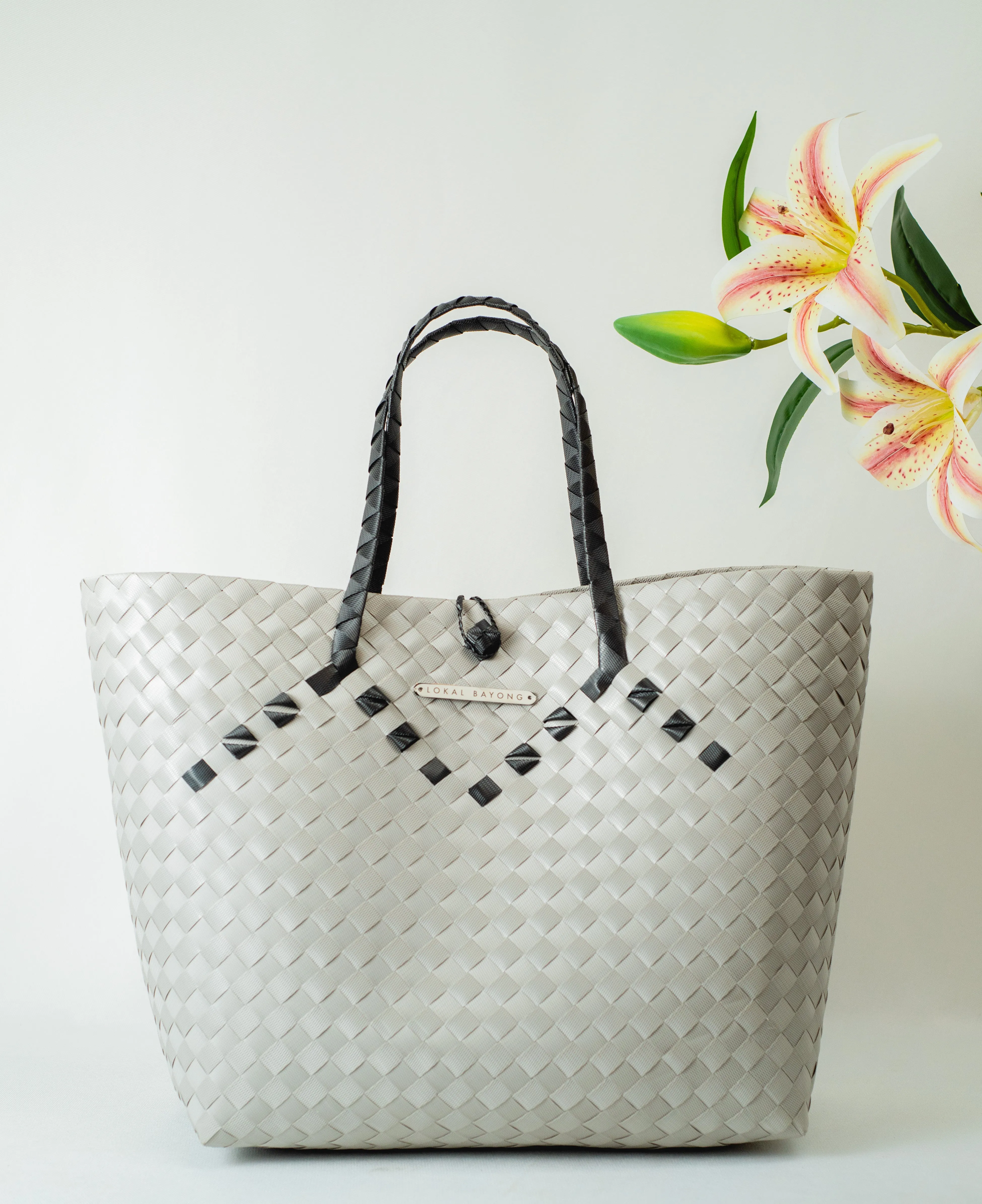 Lokal Bayong Juanita Hand-Woven Handbag