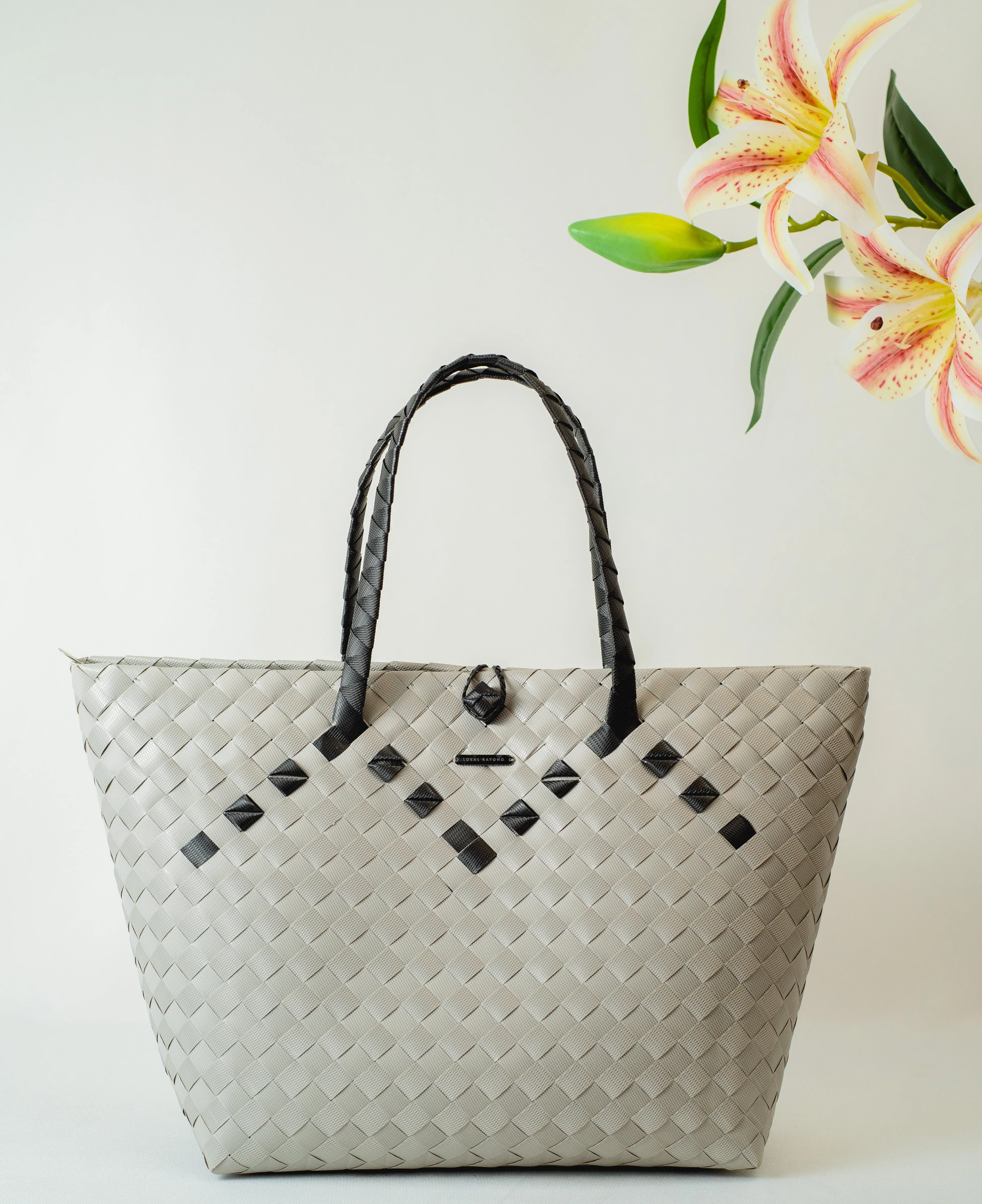 Lokal Bayong Juanita Hand-Woven Handbag