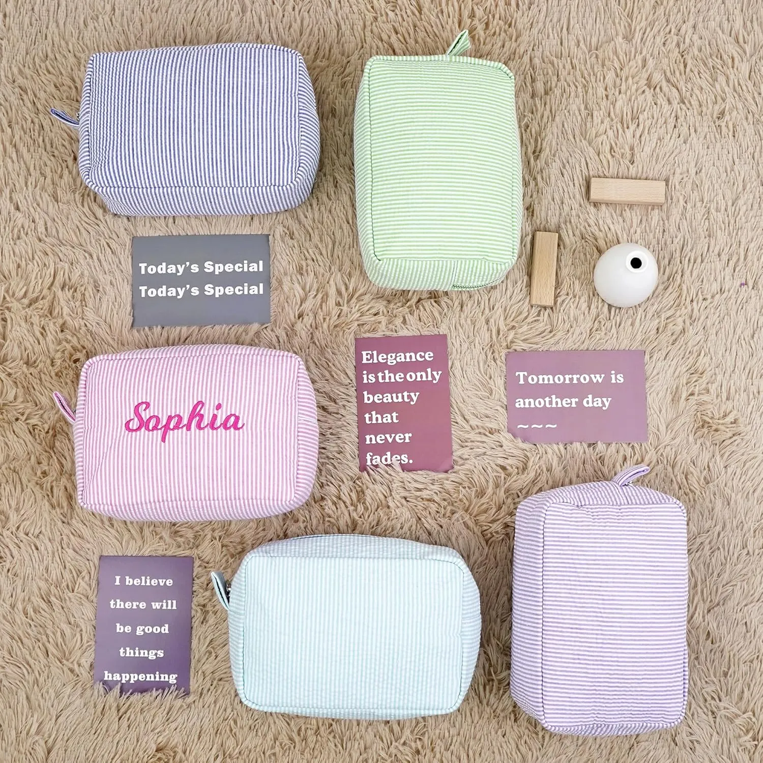 MT WORLD Cosmetic Bag Personalized Makeup Bag Seersucker Preppy Bridesmaid Makeup Bag Aesthetic Cute Women Toiletry Bag Girls Handbags Purses (Blue)