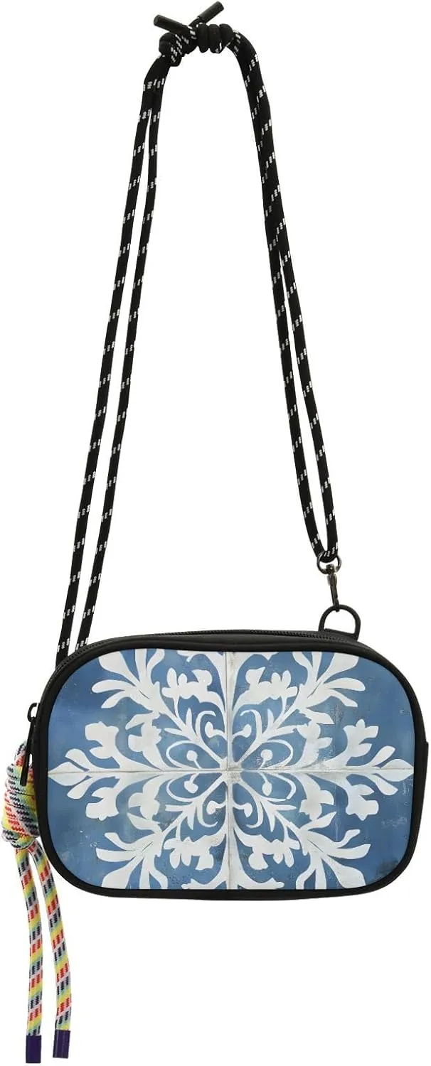 Snowflakes Pattern Print Crossbody Handbags for Women Walking, Hiking Lightweight Shoulder Phone Purse
