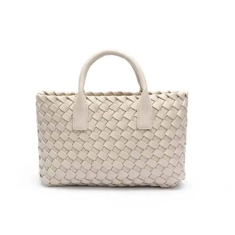 Trendy Woven Handbags With Pouch