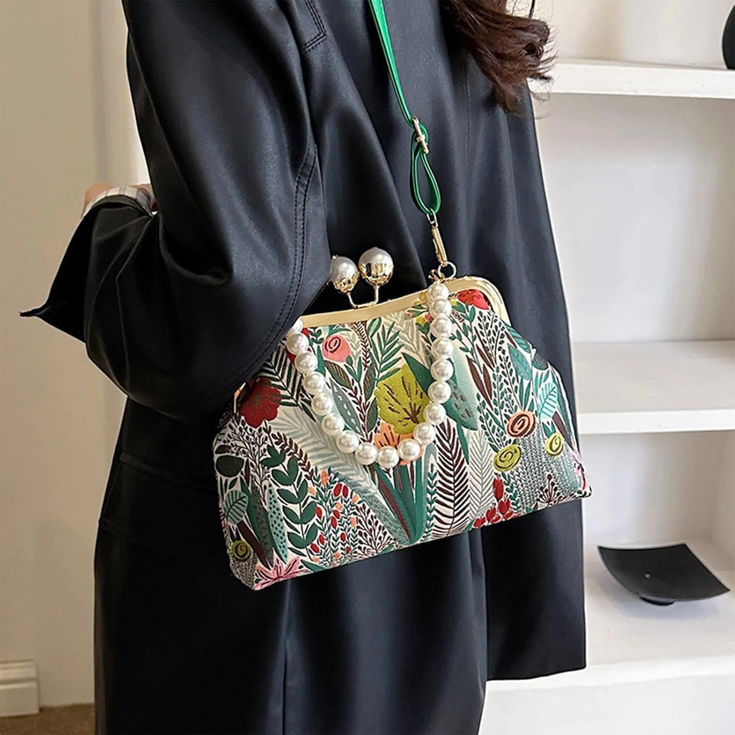 Vintage Embroidered Flower Handbag, Retro Pearl Chain, Flower Embroidery Rustic Shoulder Bag with Kiss Lock Closure