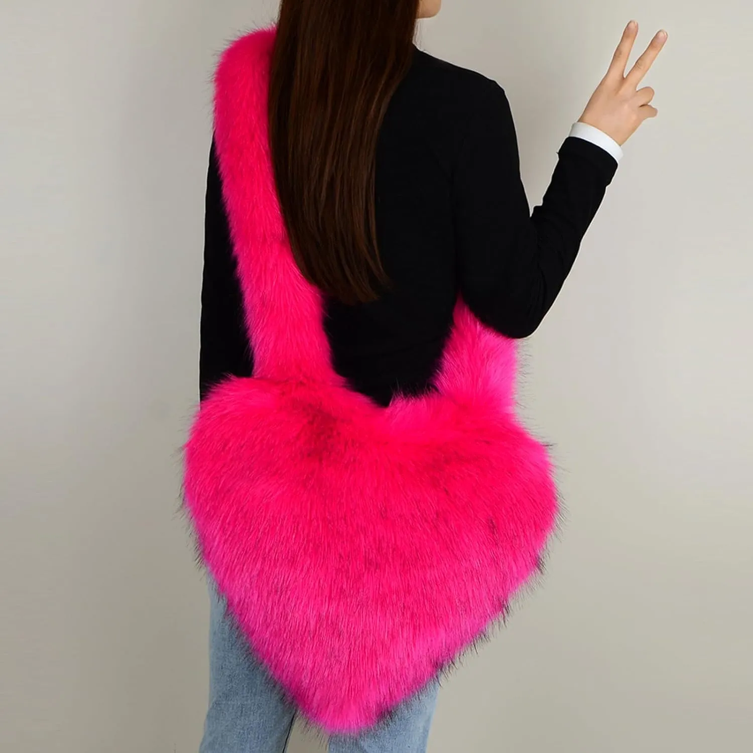 Women's Faux Fur Shoulder Bag Cute Heart Purse Soft Plush Shoulder Bag Furry Women's Crossbody