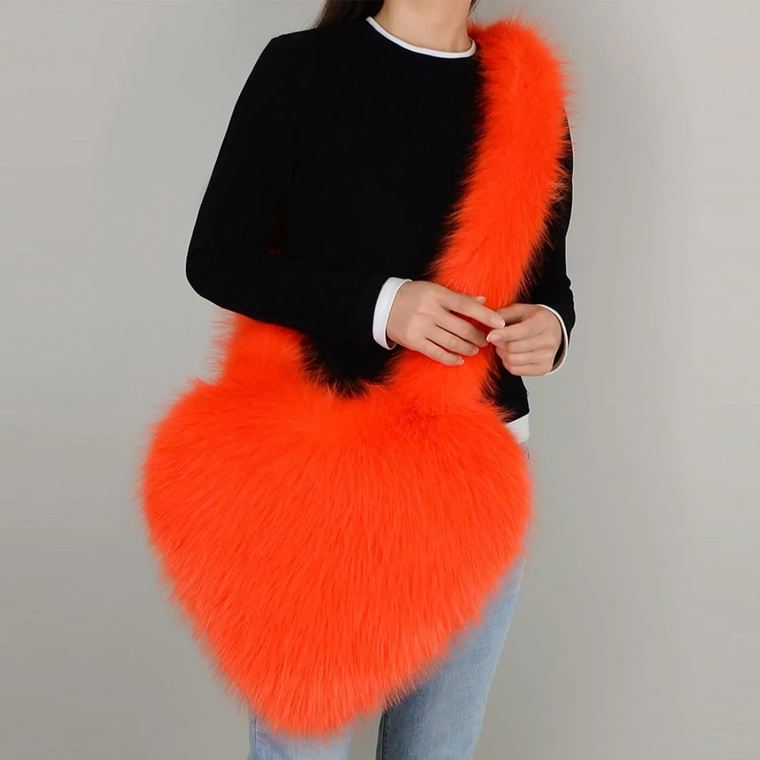 Women's Faux Fur Shoulder Bag Cute Heart Purse Soft Plush Shoulder Bag Furry Women's Crossbody