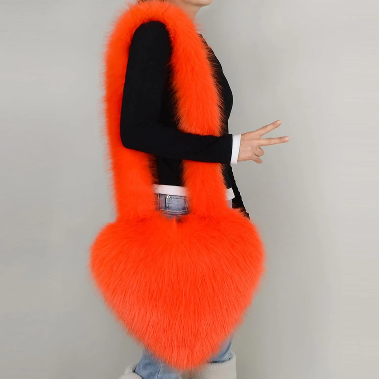 Women's Faux Fur Shoulder Bag Cute Heart Purse Soft Plush Shoulder Bag Furry Women's Crossbody