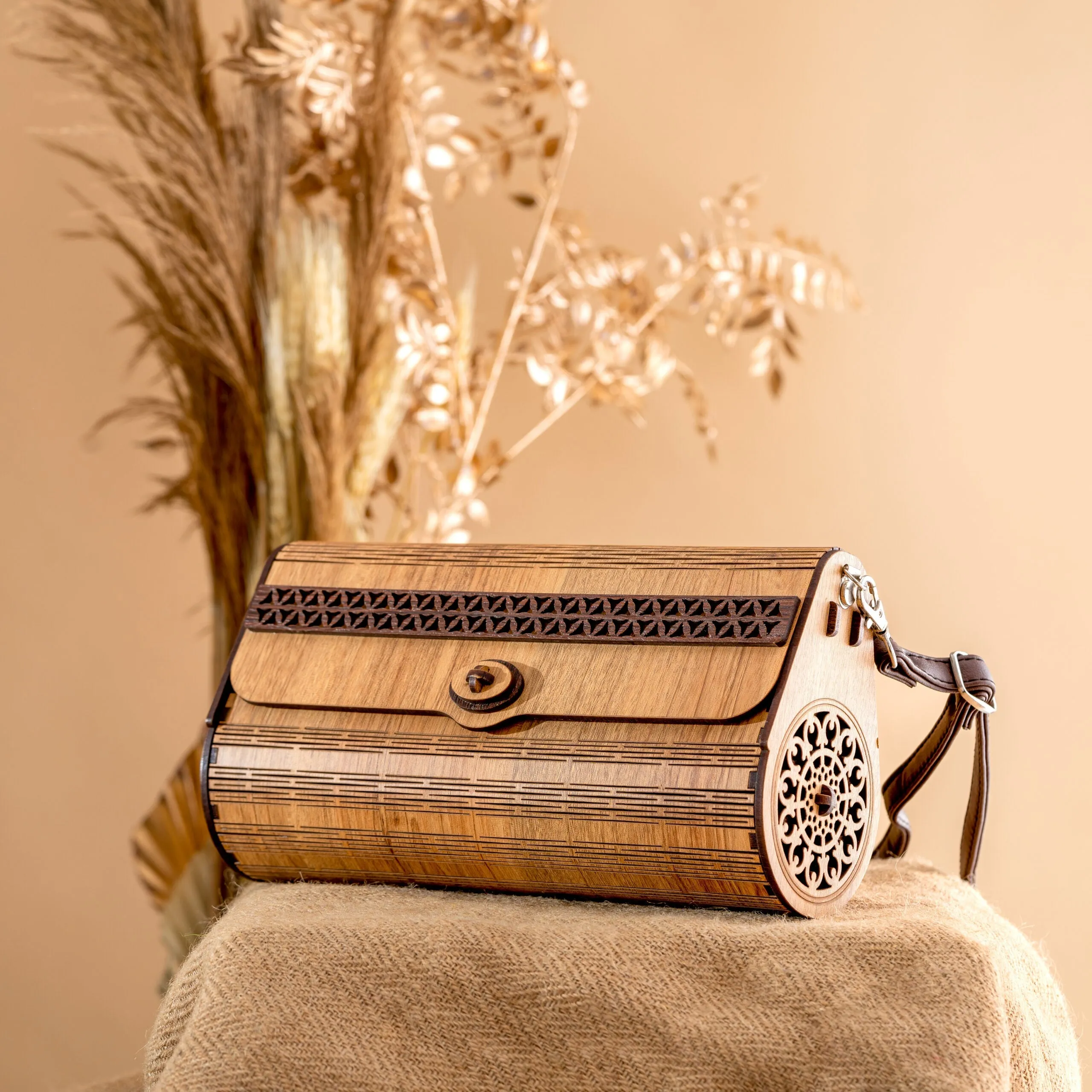 Wooden bag rectangle shape with carving - Flexi Wooden flap